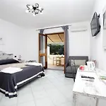 Luxury Vittorio Emanuele Ii 4* Липари