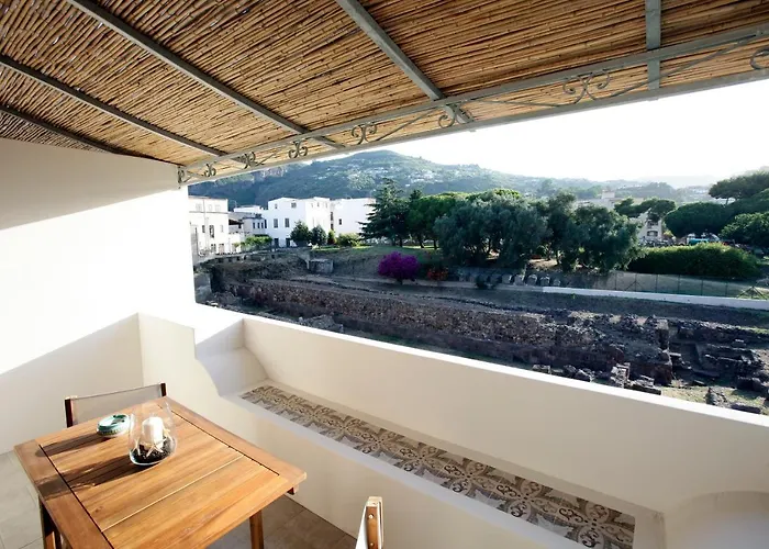 Luxury Vittorio Emanuele Ii 3* ליפארי