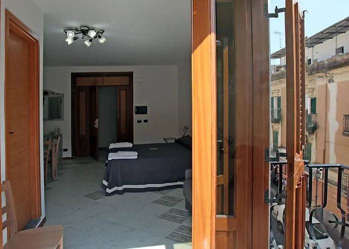 Luxury Vittorio Emanuele Ii ליפארי