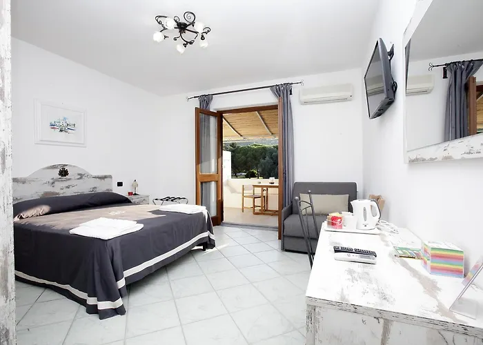 Luxury Vittorio Emanuele Ii 3* ליפארי